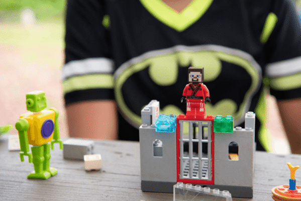 LEGO BUILDERS LEGO BUILDERS